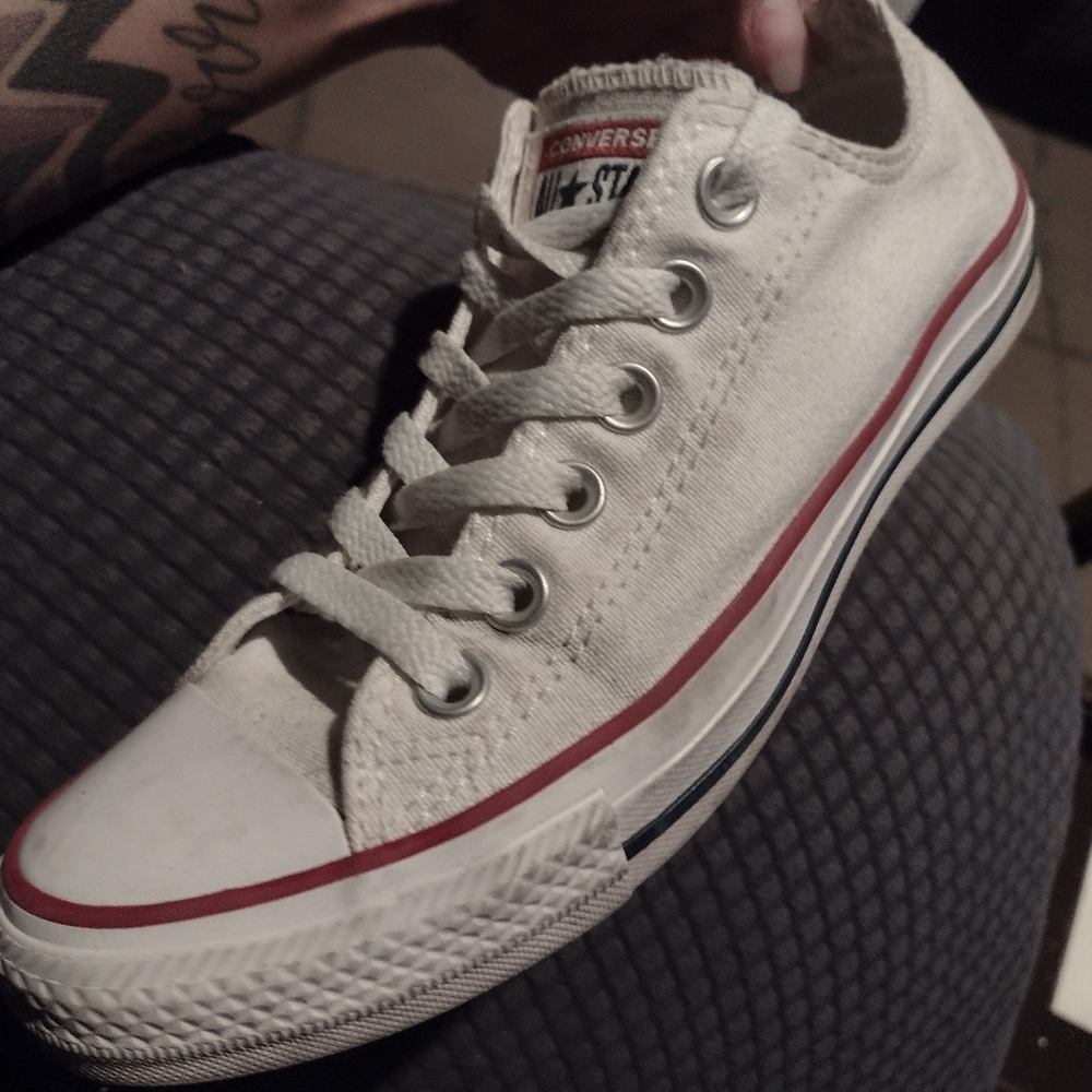 White Converse - Picture 2 of 3